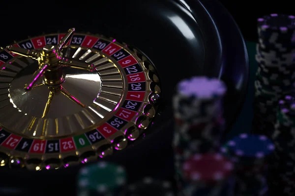 ninja slot77 mobile app interface showing live badminton tournament coverage and casino tables